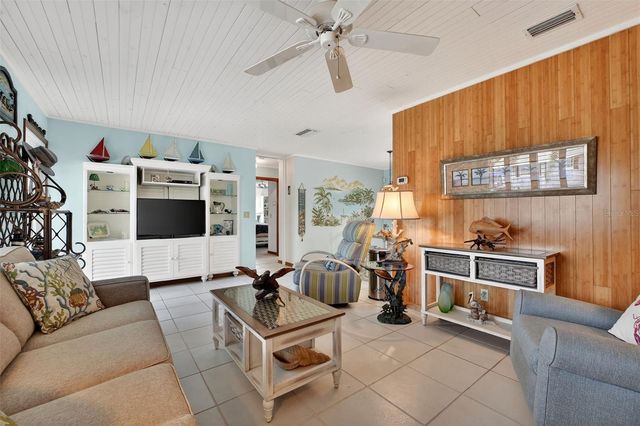 923 LOCUST STREET, New Smyrna Beach, FL 32169