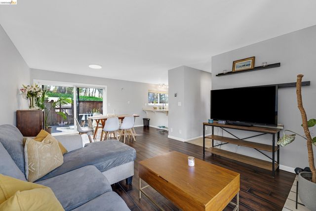 407 Vista Heights Rd, El Cerrito, CA 94530