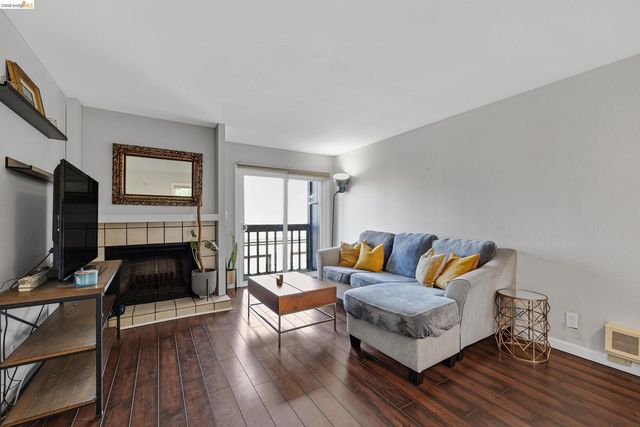 407 Vista Heights Rd, El Cerrito, CA 94530