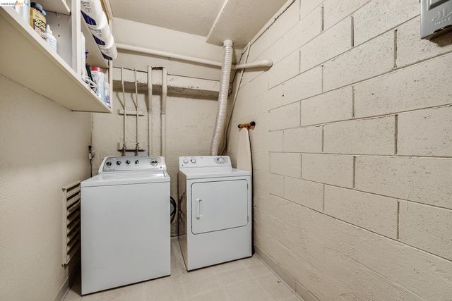 407 Vista Heights Rd, El Cerrito, CA 94530