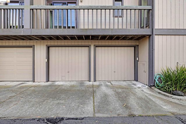 407 Vista Heights Rd, El Cerrito, CA 94530