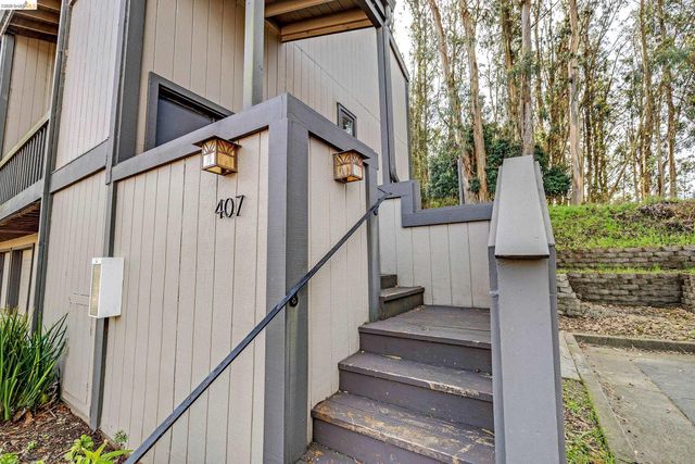 407 Vista Heights Rd, El Cerrito, CA 94530