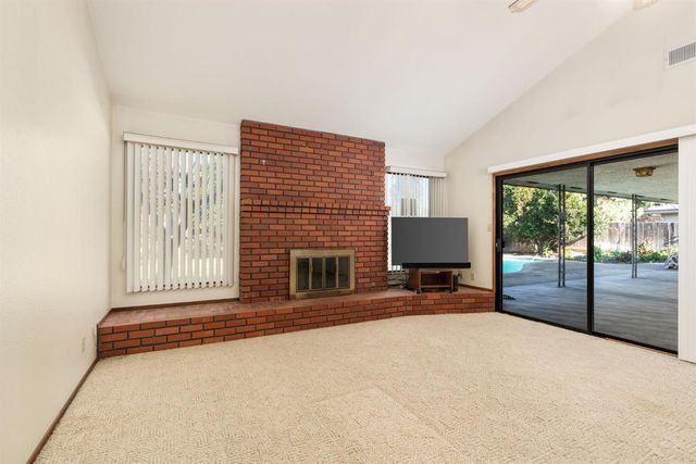 1544 E Jordan Avenue, Fresno, CA 93720