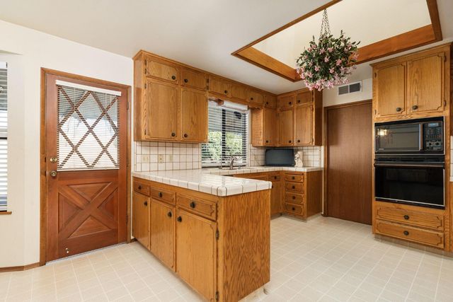 1544 E Jordan Avenue, Fresno, CA 93720