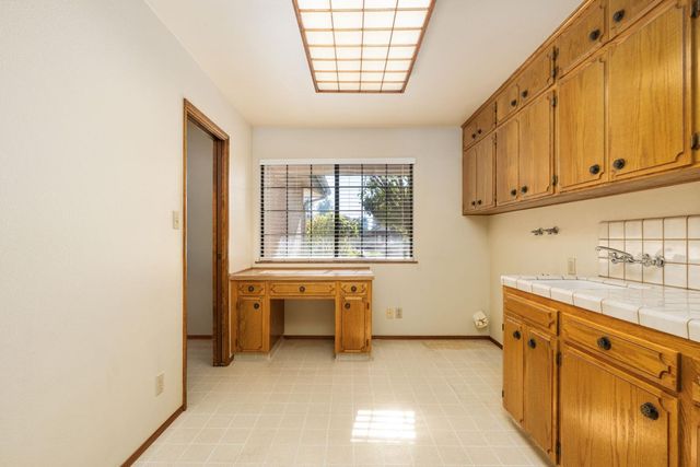 1544 E Jordan Avenue, Fresno, CA 93720