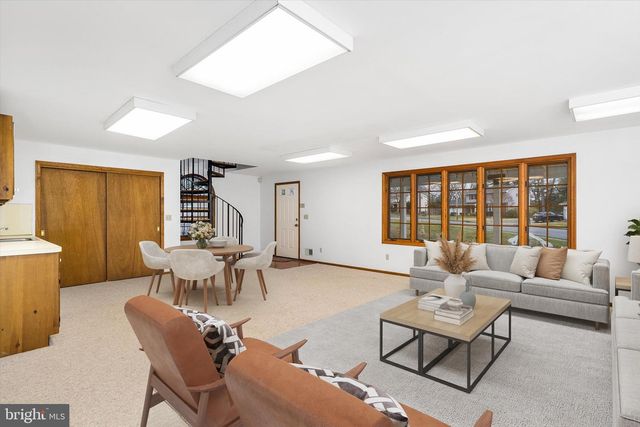 93 TUDOR DR, Hamilton, NJ 08690