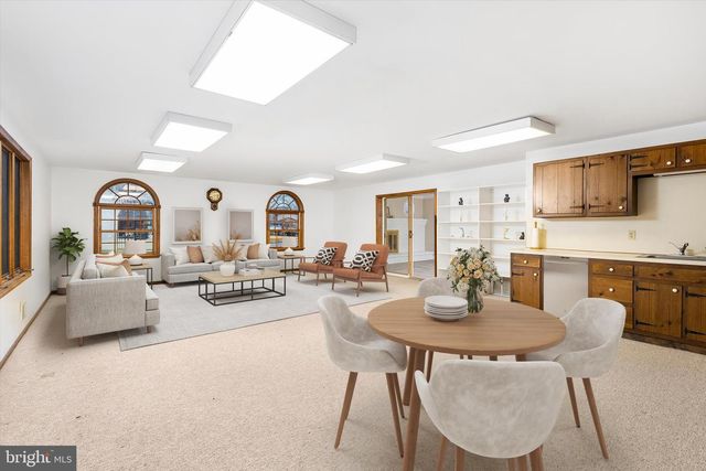 93 TUDOR DR, Hamilton, NJ 08690