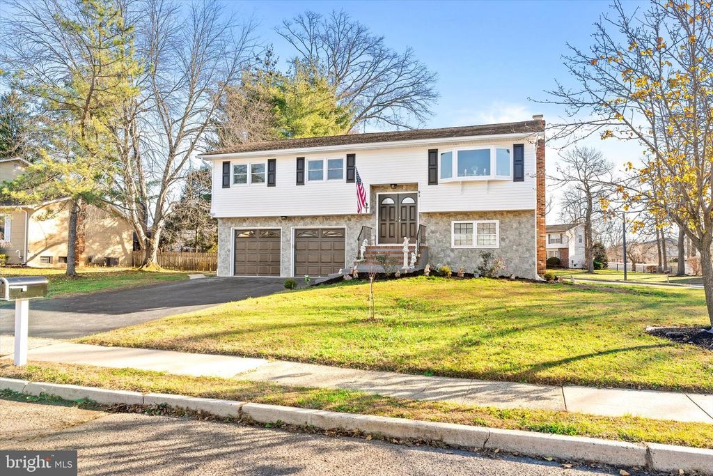 93 TUDOR DR, Hamilton, NJ 08690