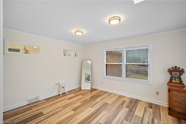 4320 Woodbourne Drive, Clemmons, NC 27012