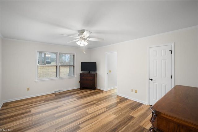 4320 Woodbourne Drive, Clemmons, NC 27012