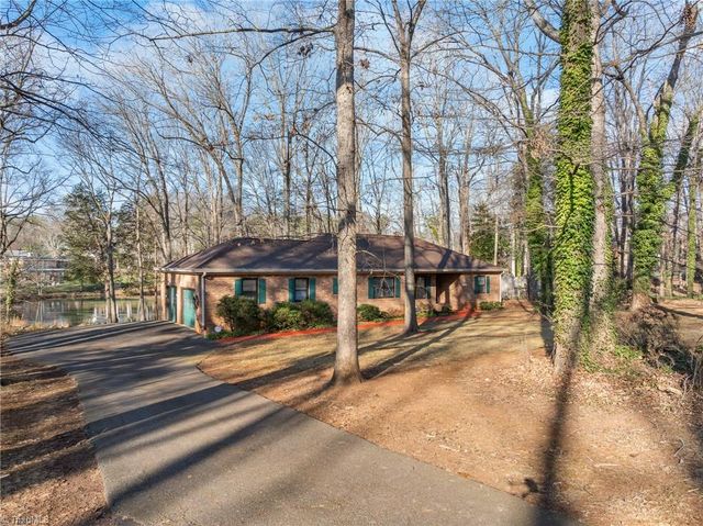4320 Woodbourne Drive, Clemmons, NC 27012