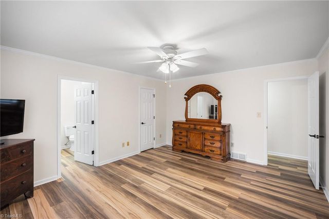 4320 Woodbourne Drive, Clemmons, NC 27012