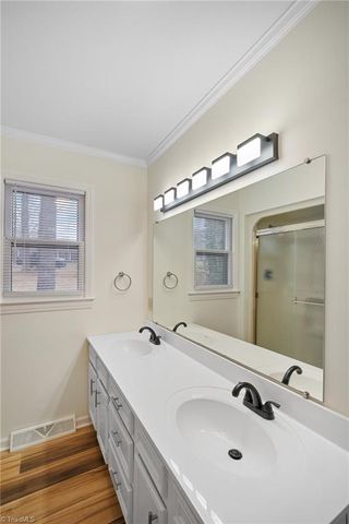 4320 Woodbourne Drive, Clemmons, NC 27012