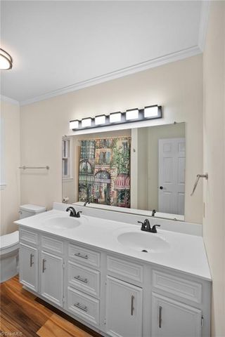 4320 Woodbourne Drive, Clemmons, NC 27012