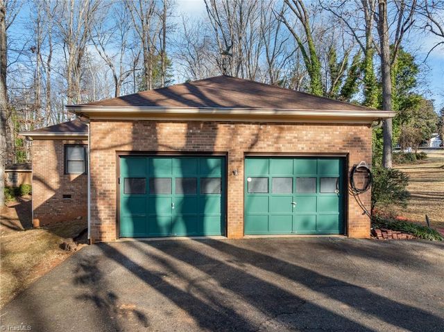 4320 Woodbourne Drive, Clemmons, NC 27012