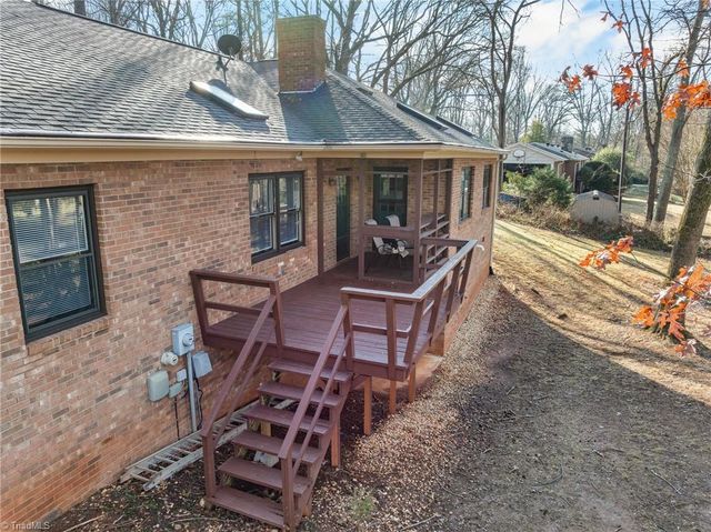 4320 Woodbourne Drive, Clemmons, NC 27012