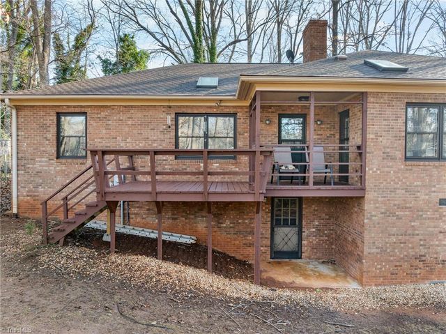 4320 Woodbourne Drive, Clemmons, NC 27012