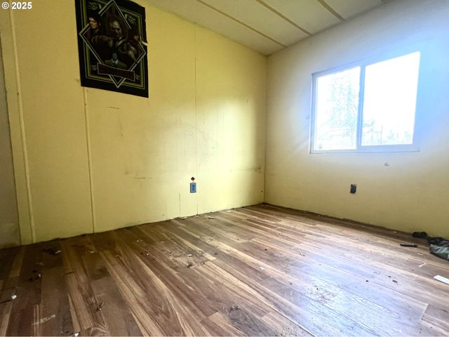 24853 Warren Rd, Rainier, OR 97048