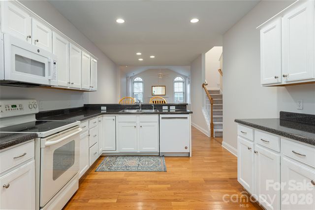 55 Outlook Circle, Swannanoa, NC 28778