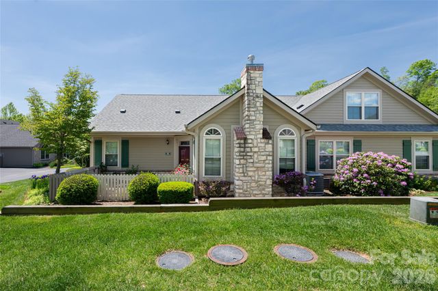 55 Outlook Circle, Swannanoa, NC 28778