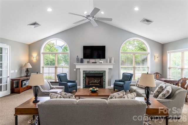 55 Outlook Circle, Swannanoa, NC 28778