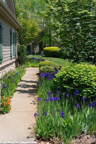 55 Outlook Circle, Swannanoa, NC 28778