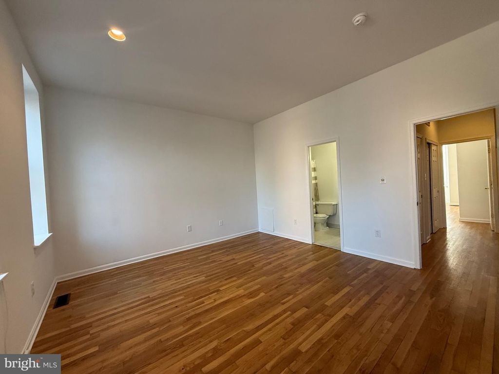 Image 22 of property listing at 1211 Q ST NW, Washington, DC 20009