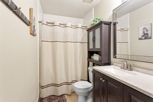 2865 Misty Bay Drive, Dickinson, TX 77539