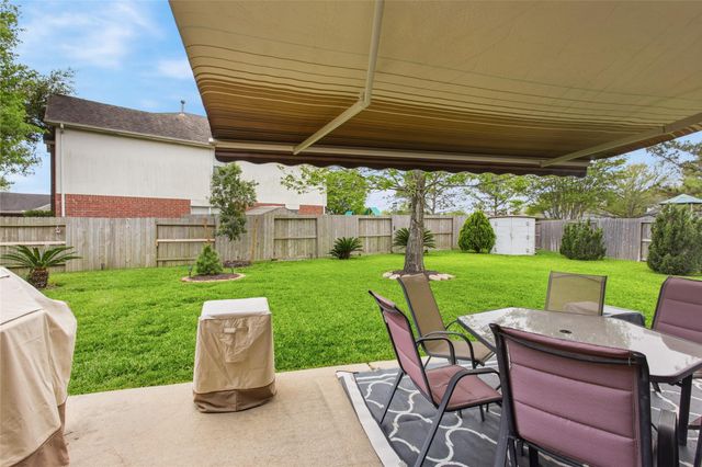 2865 Misty Bay Drive, Dickinson, TX 77539