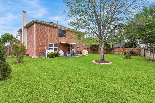 2865 Misty Bay Drive, Dickinson, TX 77539