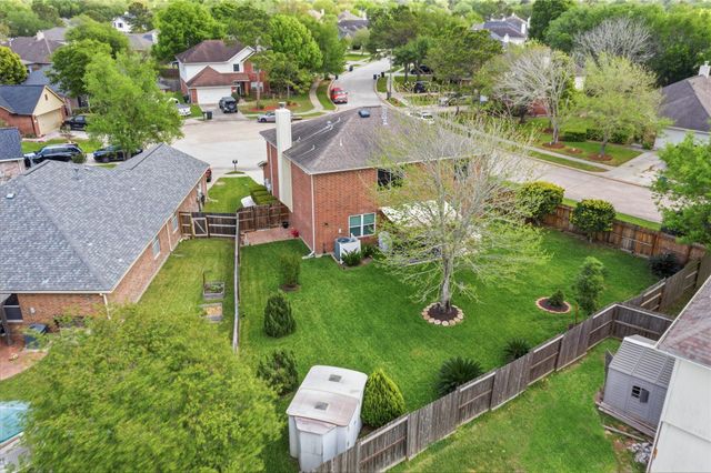 2865 Misty Bay Drive, Dickinson, TX 77539