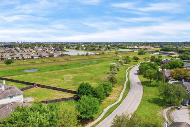 2865 Misty Bay Drive, Dickinson, TX 77539