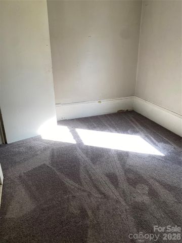 303 Rogers Lake Road, Kannapolis, NC 28081