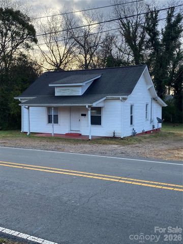 303 Rogers Lake Road, Kannapolis, NC 28081