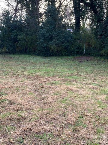 303 Rogers Lake Road, Kannapolis, NC 28081