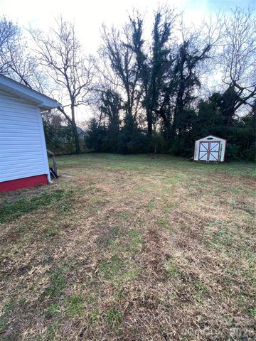 303 Rogers Lake Road, Kannapolis, NC 28081