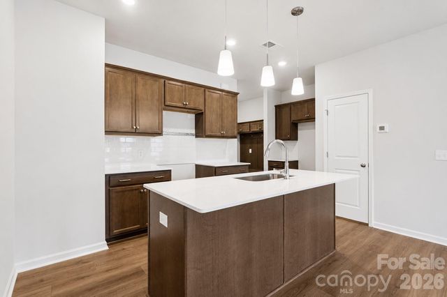 4632 Lakeview Road, Charlotte, NC 28216