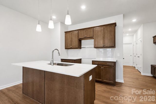 4632 Lakeview Road, Charlotte, NC 28216