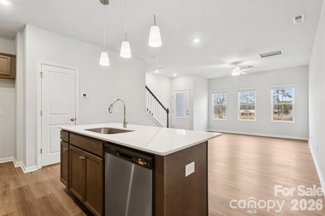 4632 Lakeview Road, Charlotte, NC 28216