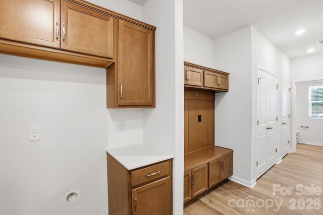 4632 Lakeview Road, Charlotte, NC 28216