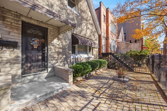 2242 W Taylor Street, Chicago, IL 60612