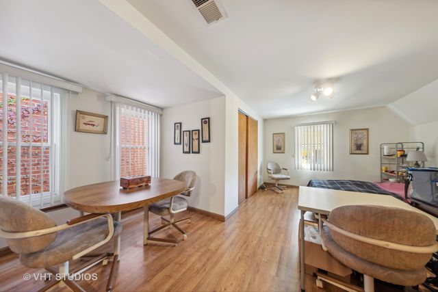 2242 W Taylor Street, Chicago, IL 60612
