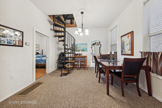 2242 W Taylor Street, Chicago, IL 60612