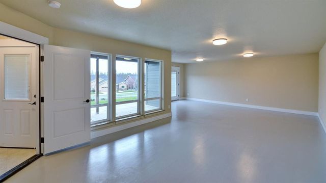 179 Skyhawk Drive, Eagle Point, OR 97524