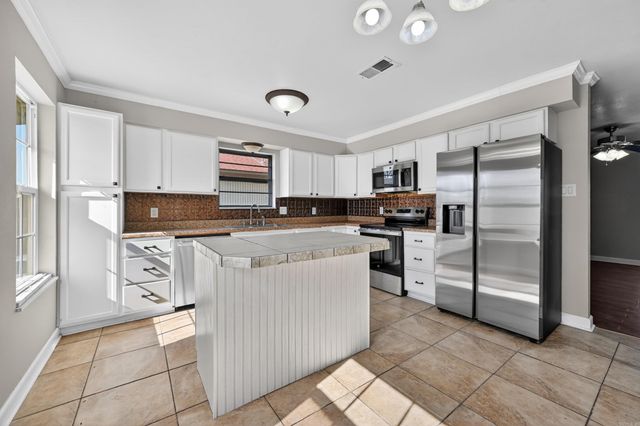 6103 Woodview Drive, Sherwood, AR 72120