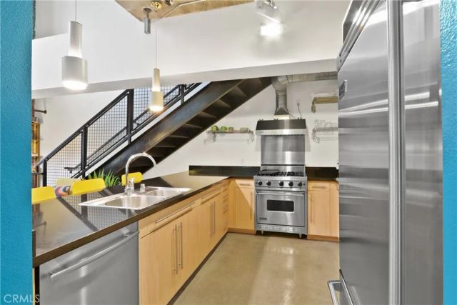 835 Locust 212, Long Beach, CA 90813