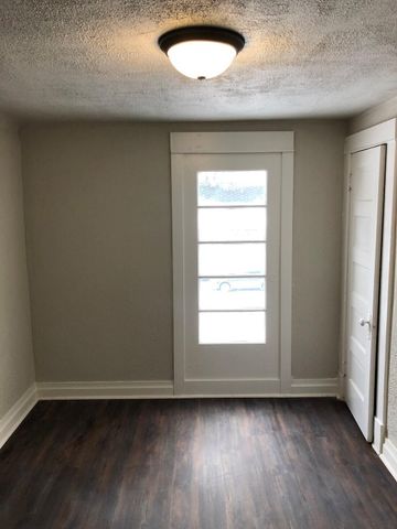 136 N Berkley Street, Kalamazoo, MI 49006