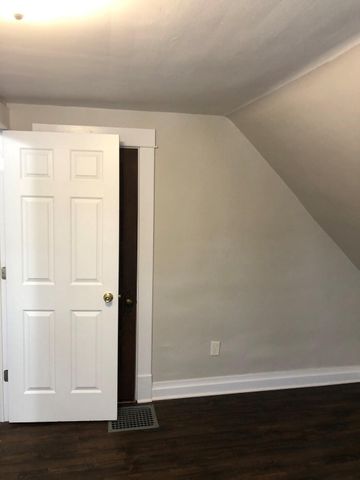 136 N Berkley Street, Kalamazoo, MI 49006