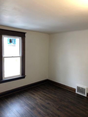 136 N Berkley Street, Kalamazoo, MI 49006