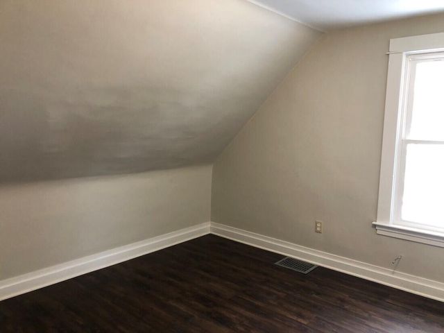 136 N Berkley Street, Kalamazoo, MI 49006